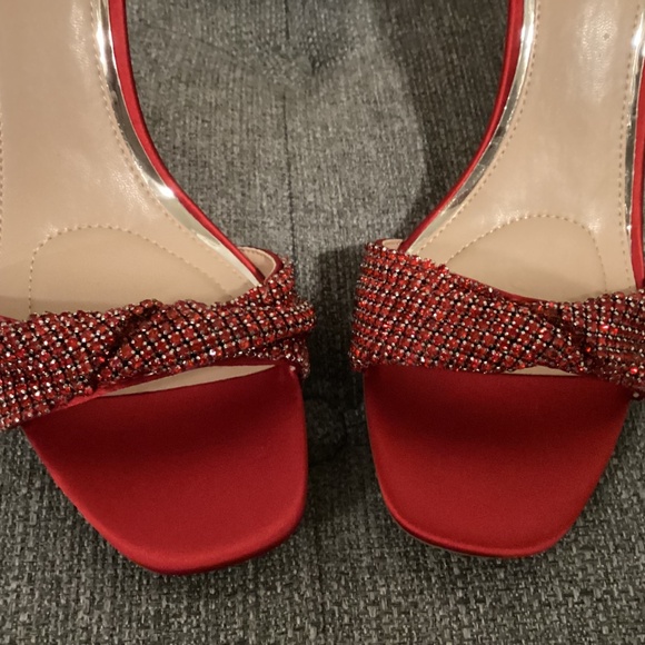 Jewel Badgley Mischka Yesia Crystal Sandal (Women) 8M - Picture 11 of 13